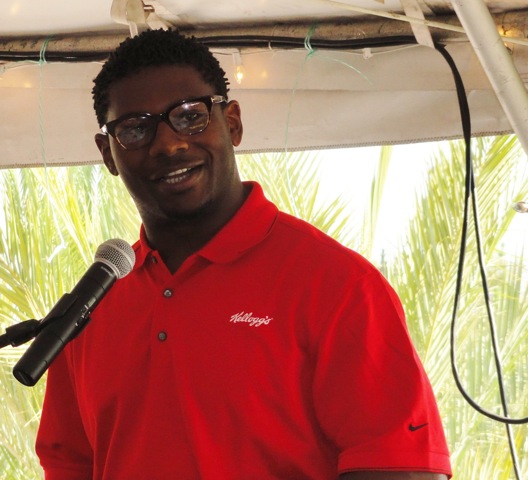 Retired NFL Player, Kellogg’s Spokesman Tomlinson Speaks To CAGEF Golf Rally Attendees Retired NFL Player, Kellogg’s Spokesman Tomlinson Speaks To CAGEF Golf Rally Attendees