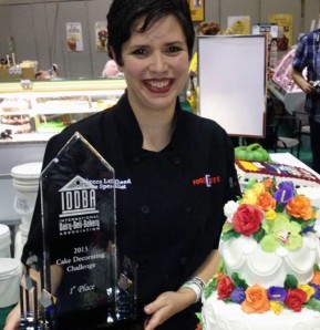 Food City’s Lougheed Wins IDDBA’s Cake Decorating Challenge Food City’s Lougheed Wins IDDBA’s Cake Decorating Challenge