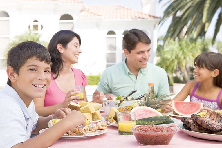 new-Hispanic-Family-Eating