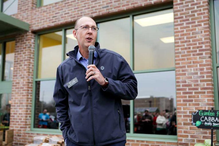 Tim Lowe speaks at the Simpsonville, South Carolina, store opening.