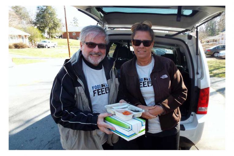 Food Lion Feeds volunteers