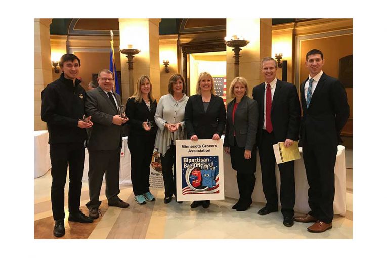 Caleb Meyer, Minnesota Best Bagger; Rep. Ron Kresha (R-Little Falls); House Minority Leader Melissa Hortman (D-Brooklyn Park); Laura Bakk; Jamie Pfuhl, MGA president; Department of Commerce Commissioner Jessica Looman; MC Tom Hauser, KSTP; and Sen. Jeremy Miller (R-Winona).