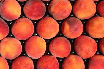 Peaches in box - tray pack